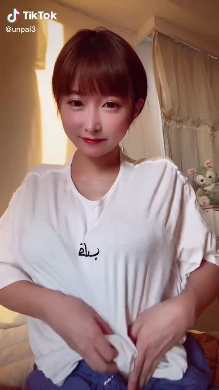 白Tでもぞもぞしてます IB:piapia さん