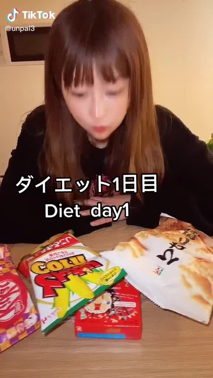 お菓子の回転寿司あったらいいナ#tiktokハロウィン2020