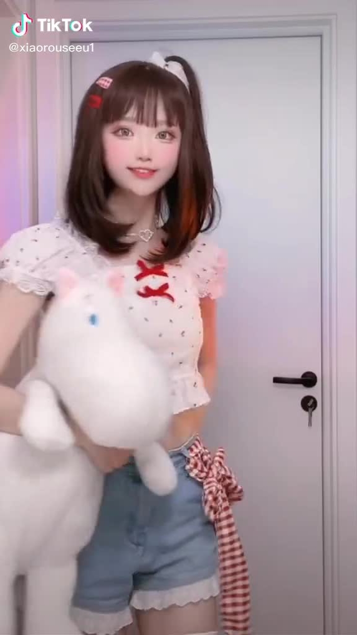 你买过最便宜的快乐是什么？💖🤔#susie摆手摇摇舞 #foryou #tiktok #有杀气童话2 #青蛇劫起变装 #最强国风合伙人拿来吧你 #cosplay #tiktokindia #小柔SeeU #国风合伙人 #白蛇2青蛇劫起 #tiktokviral