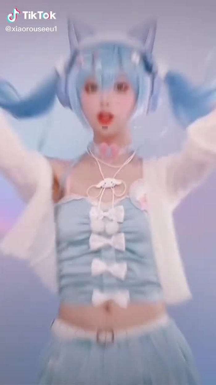 双马尾弹力摇3.0来啦～  💙 #tiktok中国 #douyin #cosplay #小柔seeu #loveyou #uzzlang #工具人镜面舞 #摸头发