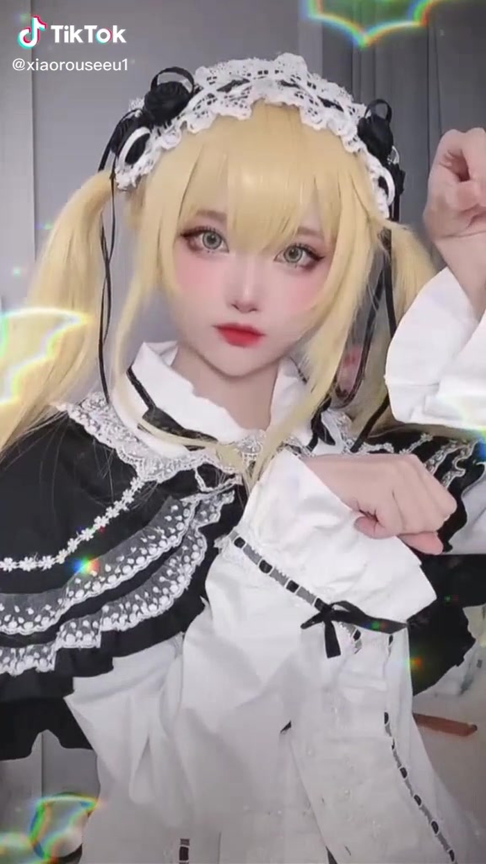 不…我是哥特阿姨…  #douyin #小柔seeu #loveyou #tiktok #工具人镜面舞 #嗯哼哼挑战 #cosplay #和泉纱雾 #选择时刻 #女神降临