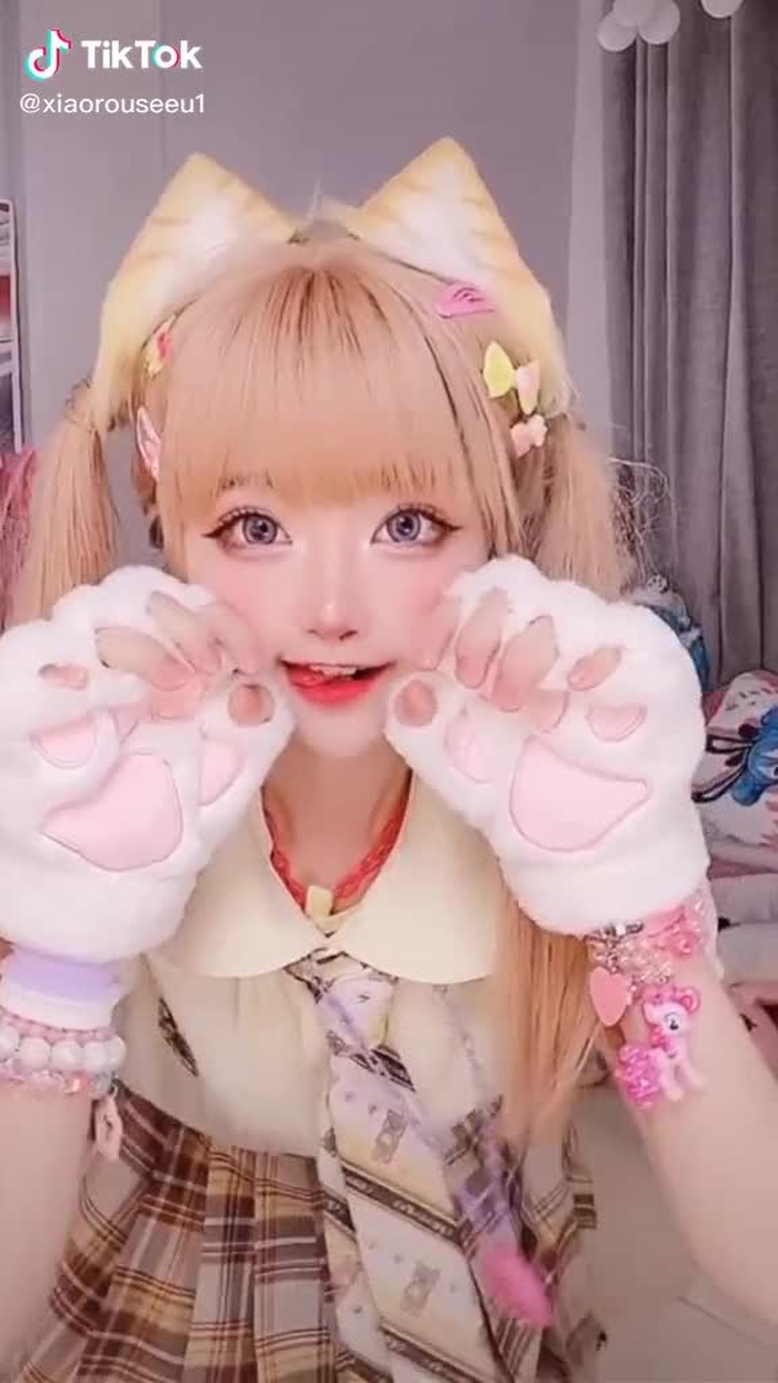 一只🍊喵突然出现～  #小柔seeu #tiktok中国 #cosplay #douyin #loveyou #辛巴巴巴噜比啦 #樱岛麻衣 #蔡文姬 #嗯哼哼挑战