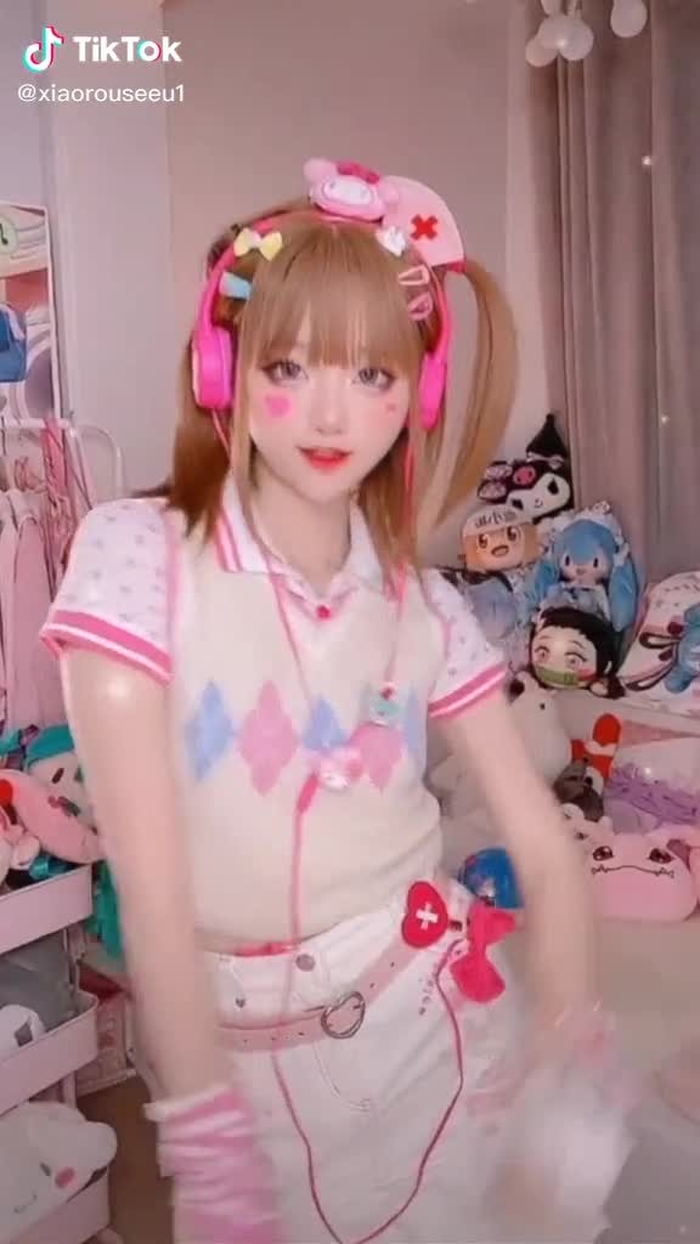 换装啦～你喜欢哪一套？我叠衣服去了 #辛巴巴巴噜比啦  #tiktok中国 #小柔seeu #douyin #cosplay #loveyou