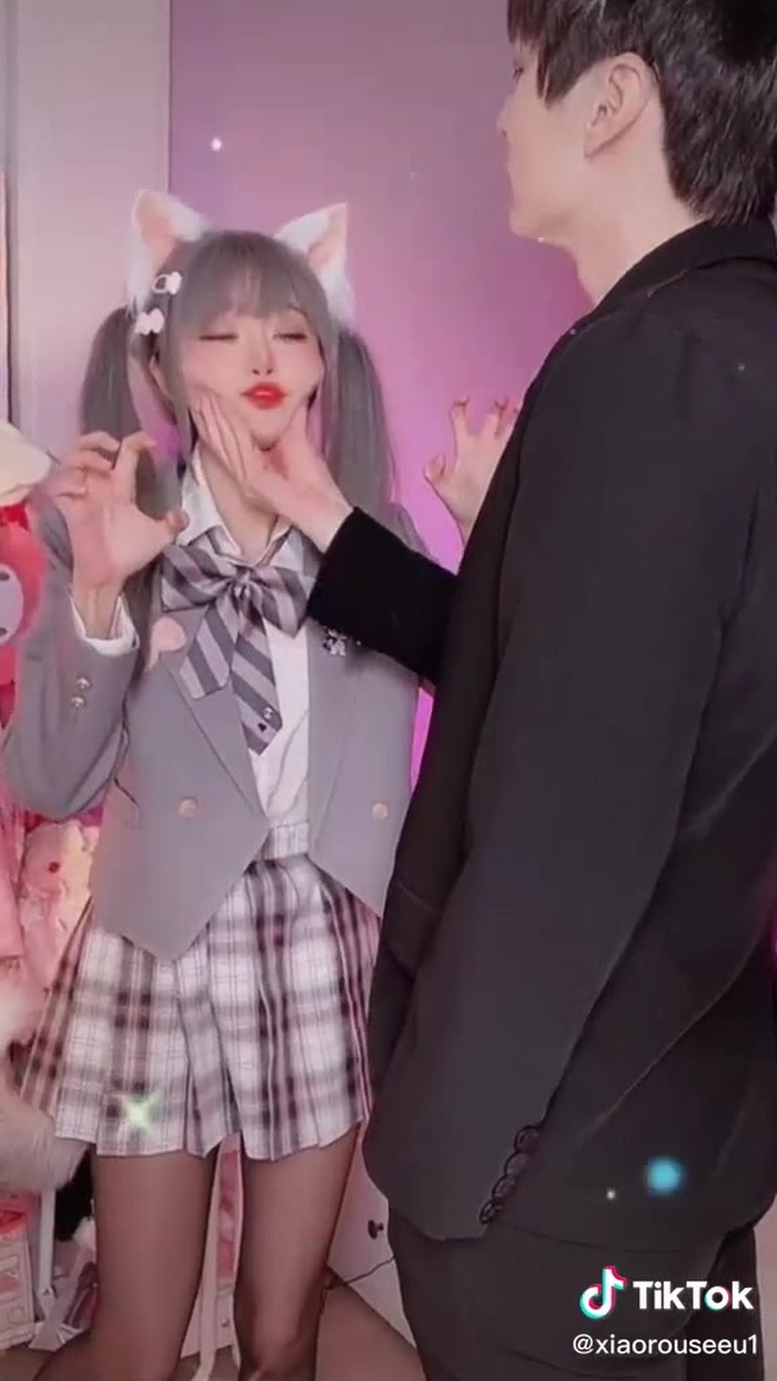 我做错了什么！要这么对我😭%嗷呜变装挑战 #女神降临  #小柔seeu #douyin #cosplay #tiktok中国 #cosplay
