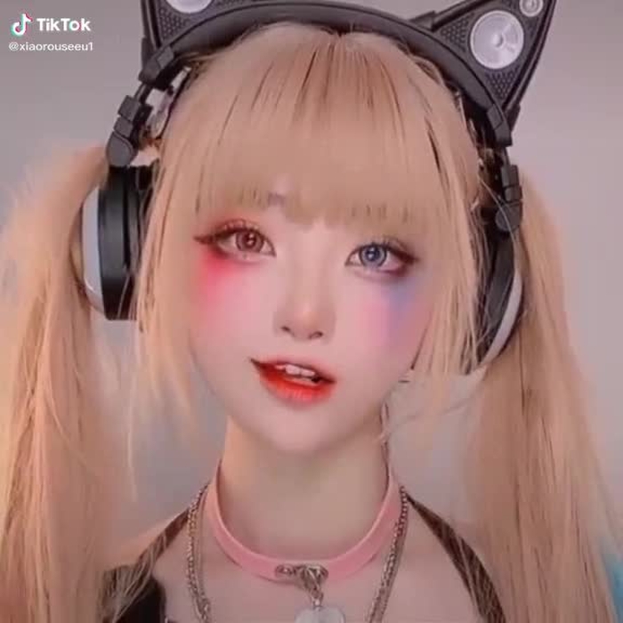 最近我的三种状态：zzZzzZzzZ ？？？？？ hhhhhhh  #xiaorouseeu #cosplay