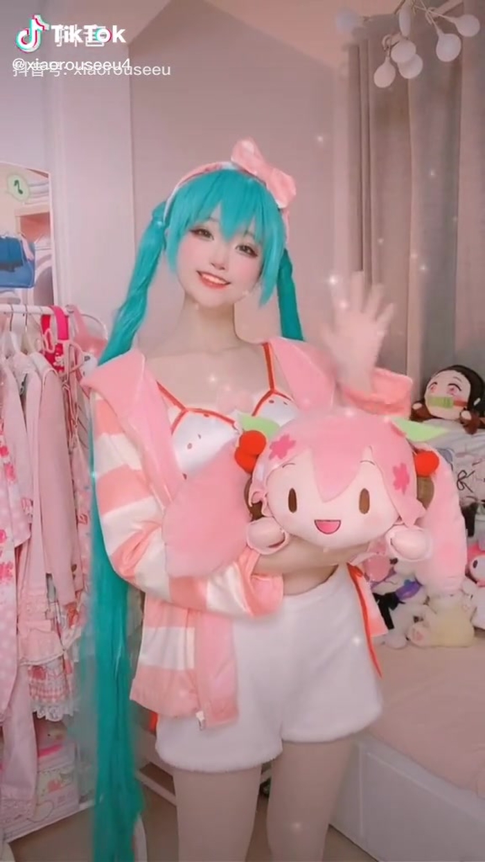 家里的初音衣服还很多#陸抖