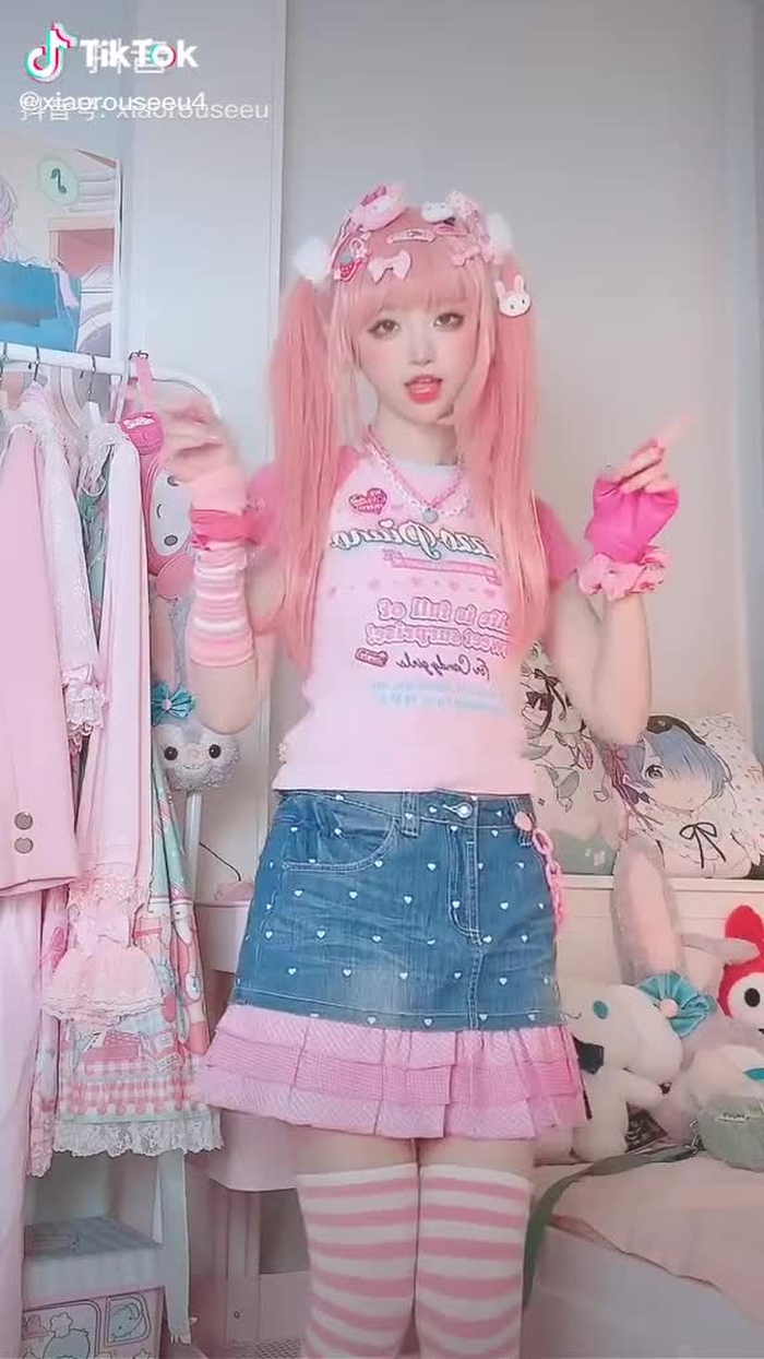 买了新衣服🥰你们喜欢看我拍大头的视频还是这样全身的视频#陸抖