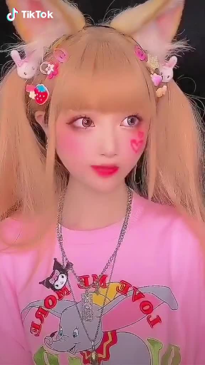 能把这个看的完你也是挺无聊的🤣哈哈哈 #xiaorouseeu0 #foryou #fyp #bellapoarch @bellapoarch