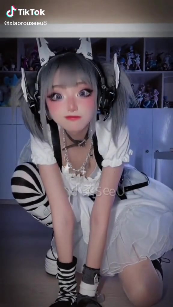 #CapCut #fyp #cosplay @xiaorouseeucosplayer 💖💖💖💖❤️❤️❤️◀️◀️