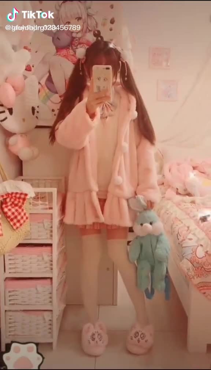 小柔SeeU_tiểu kim lùn (@xiaorouseeu9) on TikTok 52