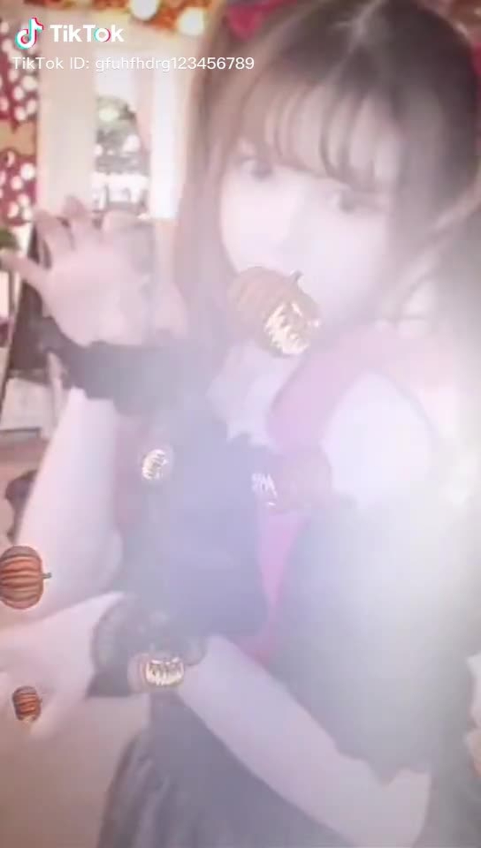 小柔SeeU_tiểu kim lùn (@xiaorouseeu9) on TikTok 78