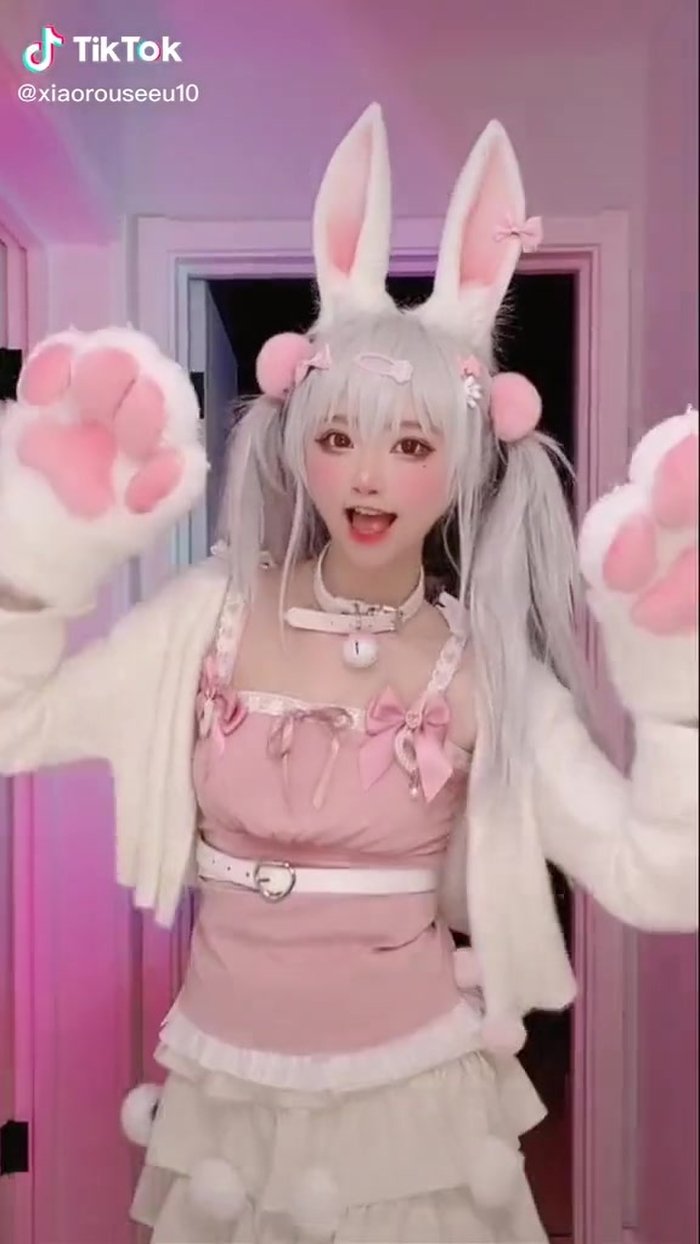 我喜欢粉色~#foryou #tiktok #cosplay #xiaorouseeu10