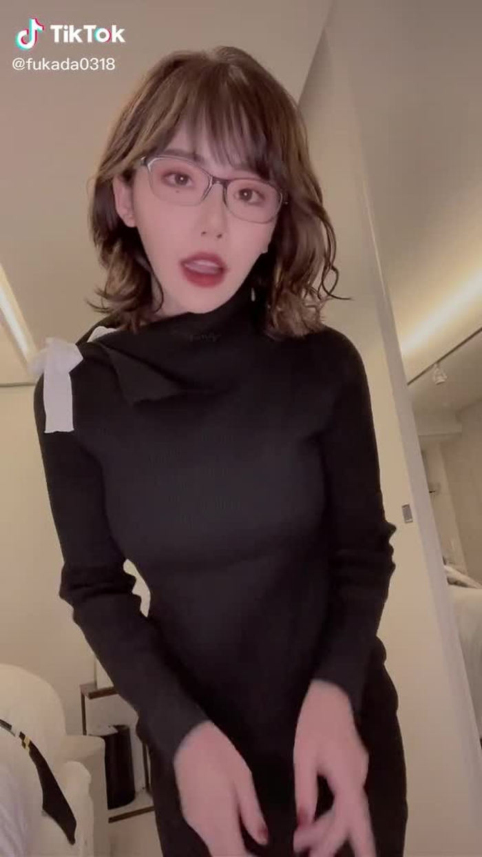 TikTok (ティックトック) で 深田えいみ (@fukada0318) の動画を見る