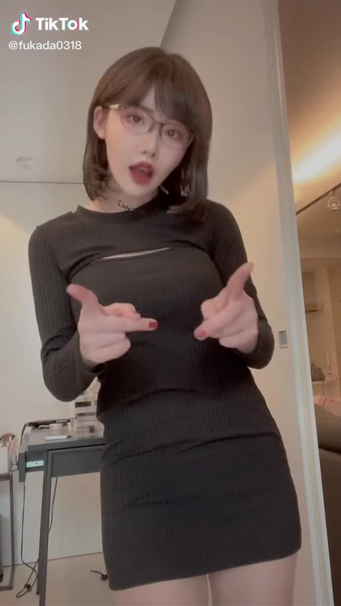 TikTok (ティックトック) で 深田えいみ (@fukada0318) の動画を見る 4
