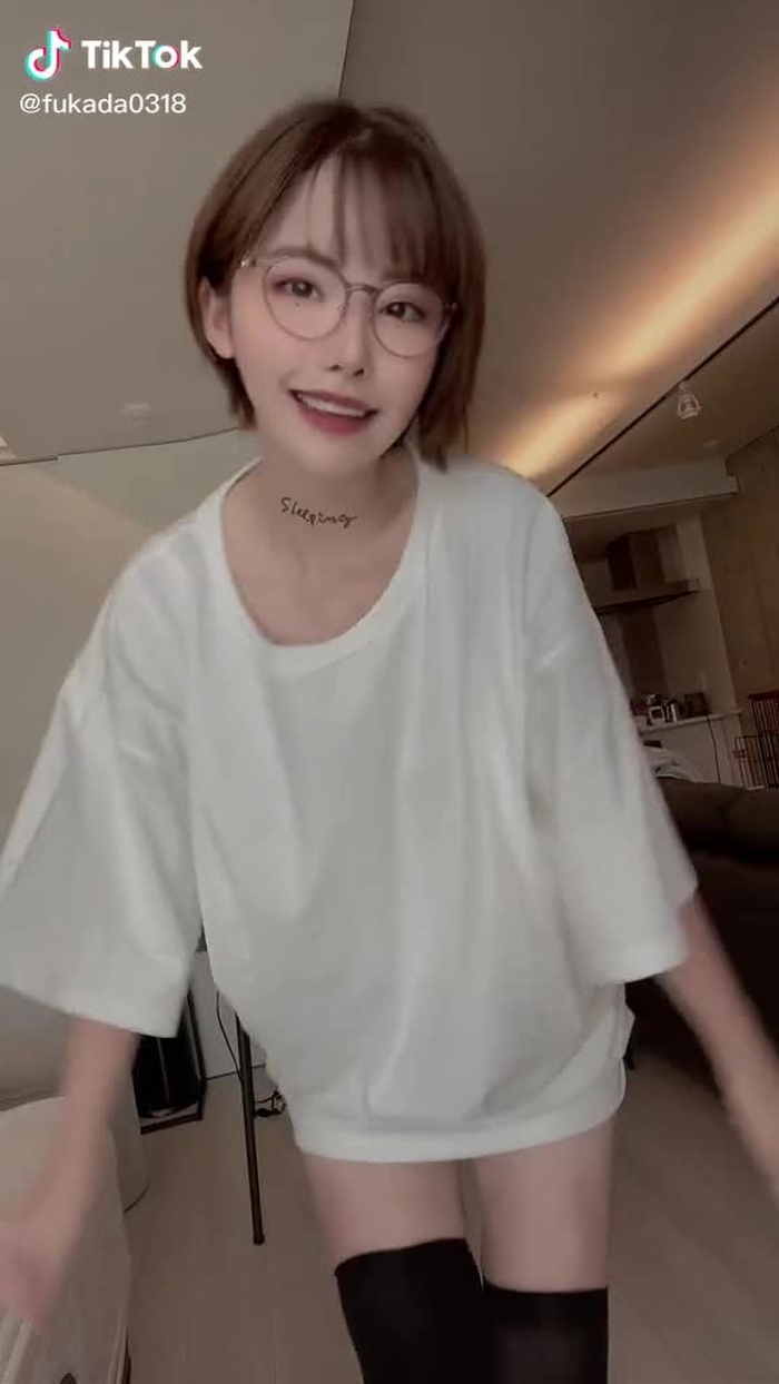 TikTok (ティックトック) で 深田えいみ (@fukada0318) の動画を見る 14