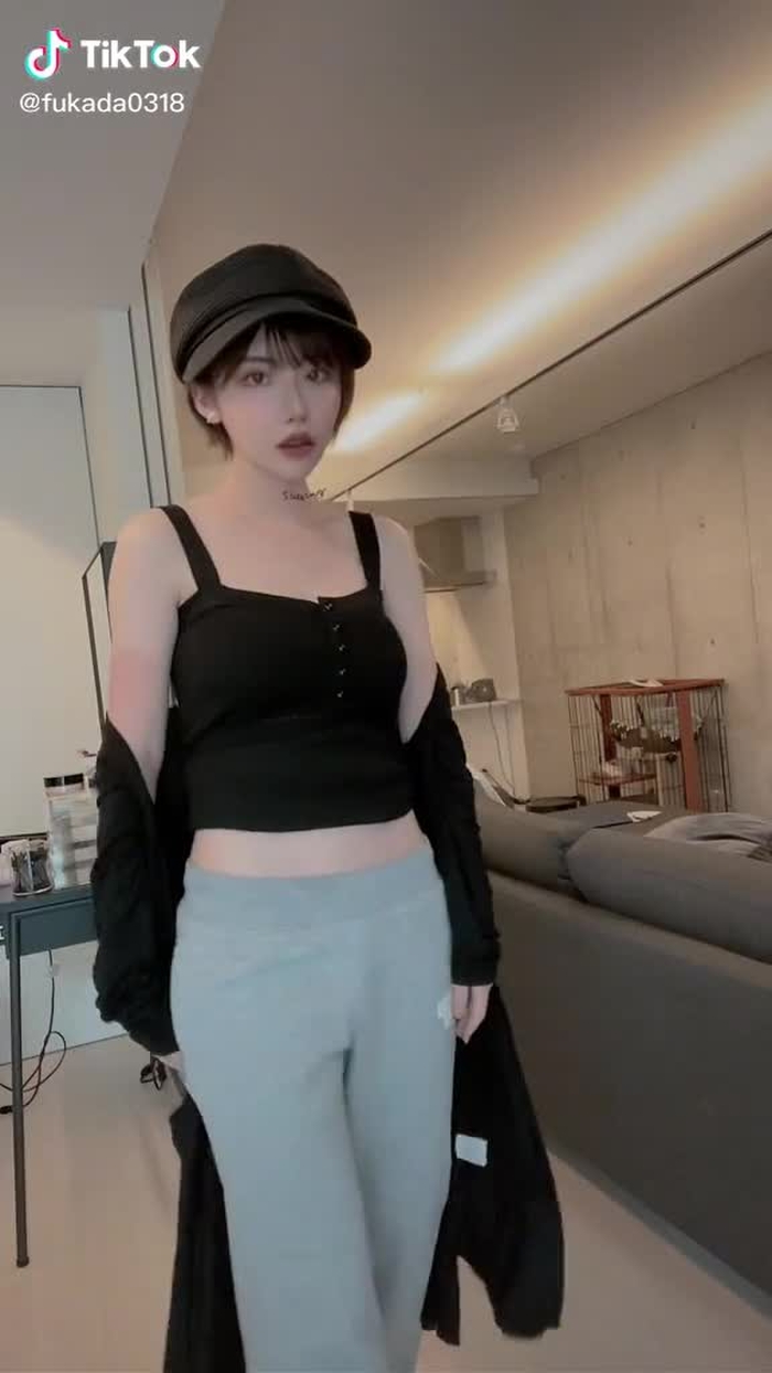 TikTok (ティックトック) で 深田えいみ (@fukada0318) の動画を見る 15