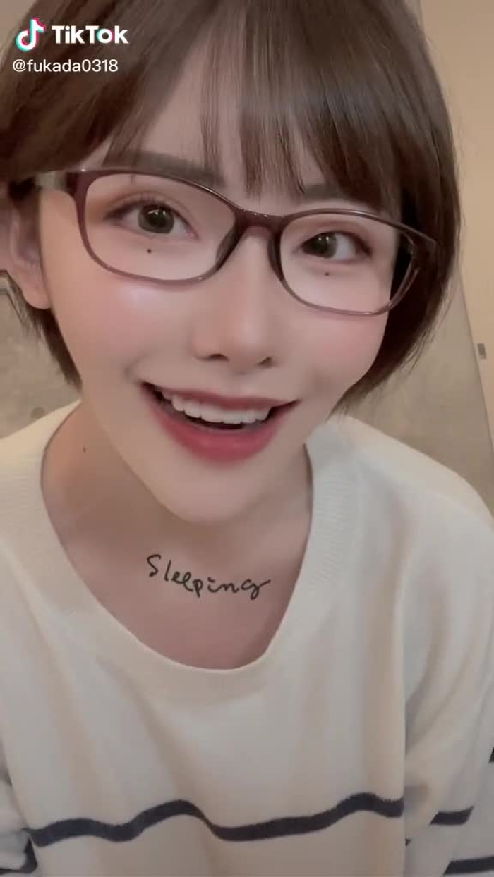 TikTok (ティックトック) で 深田えいみ (@fukada0318) の動画を見る 17