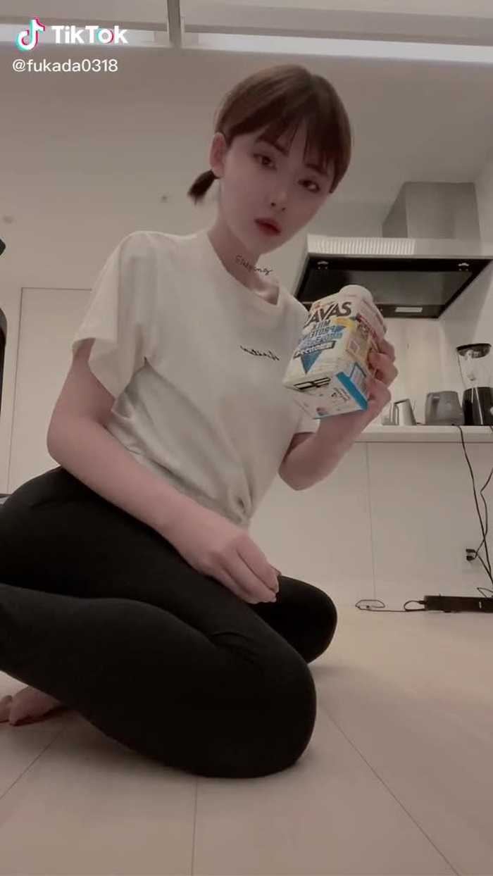 TikTok (ティックトック) で 深田えいみ (@fukada0318) の動画を見る 19
