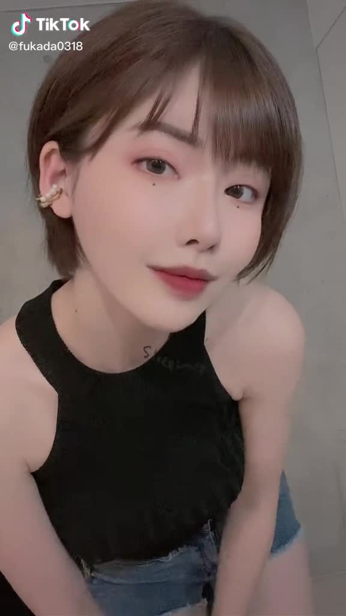 TikTok (ティックトック) で 深田えいみ (@fukada0318) の動画を見る 23