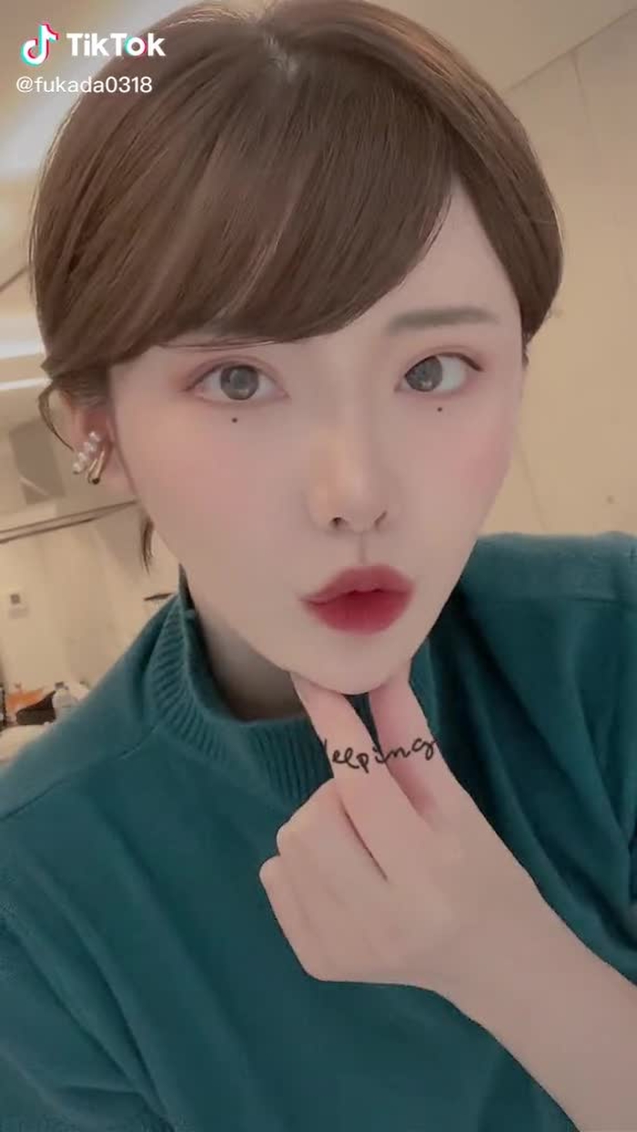 TikTok (ティックトック) で 深田えいみ (@fukada0318) の動画を見る 25