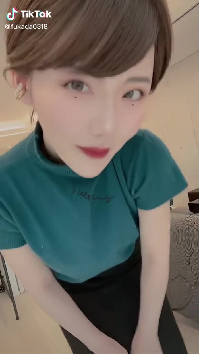 TikTok (ティックトック) で 深田えいみ (@fukada0318) の動画を見る 26