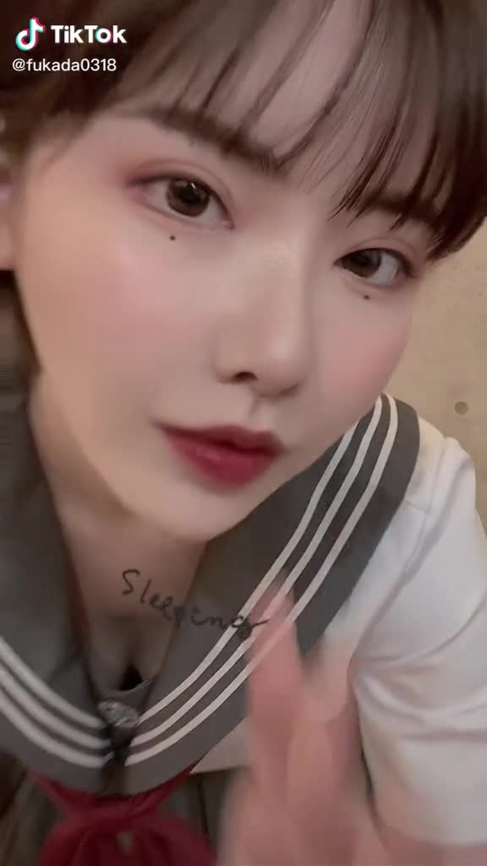 TikTok (ティックトック) で 深田えいみ (@fukada0318) の動画を見る 31