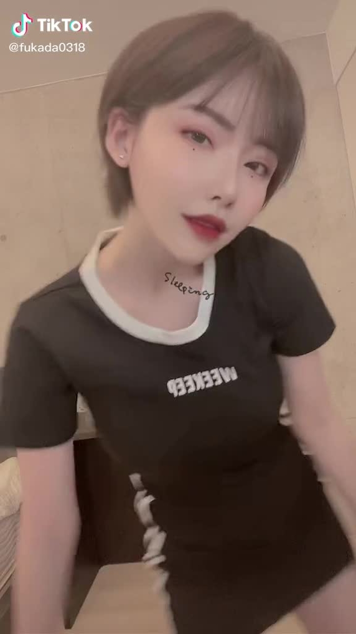 TikTok (ティックトック) で 深田えいみ (@fukada0318) の動画を見る 32