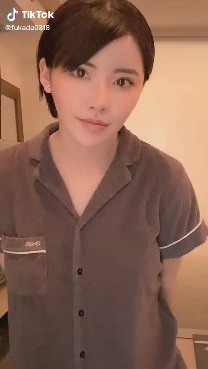TikTok (ティックトック) で 深田えいみ (@fukada0318) の動画を見る 43