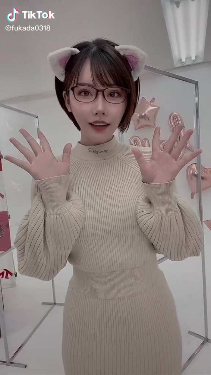 TikTok (ティックトック) で 深田えいみ (@fukada0318) の動画を見る 48