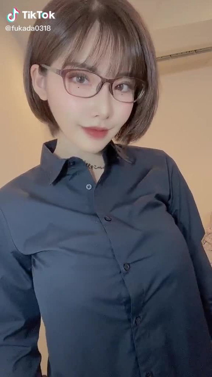 TikTok (ティックトック) で 深田えいみ (@fukada0318) の動画を見る 60