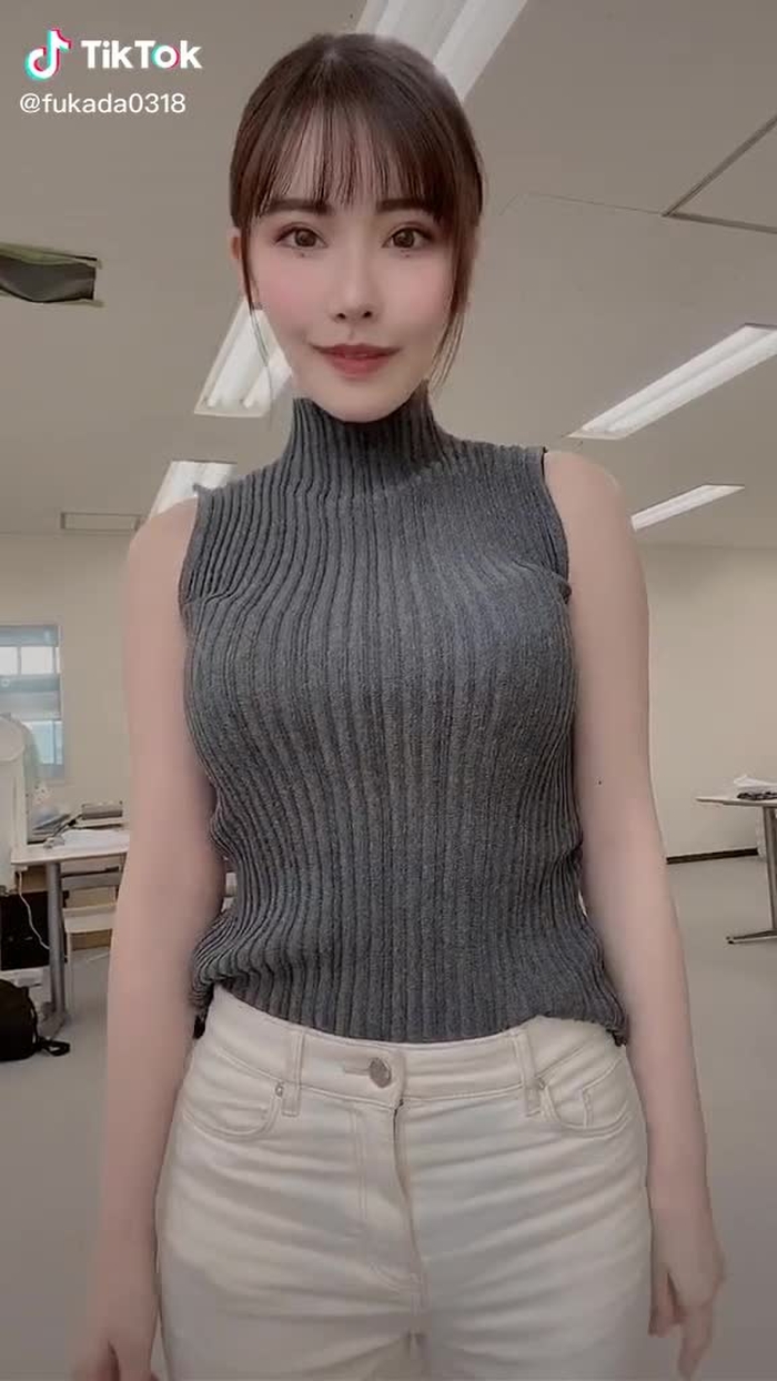 TikTok (ティックトック) で 深田えいみ (@fukada0318) の動画を見る 65