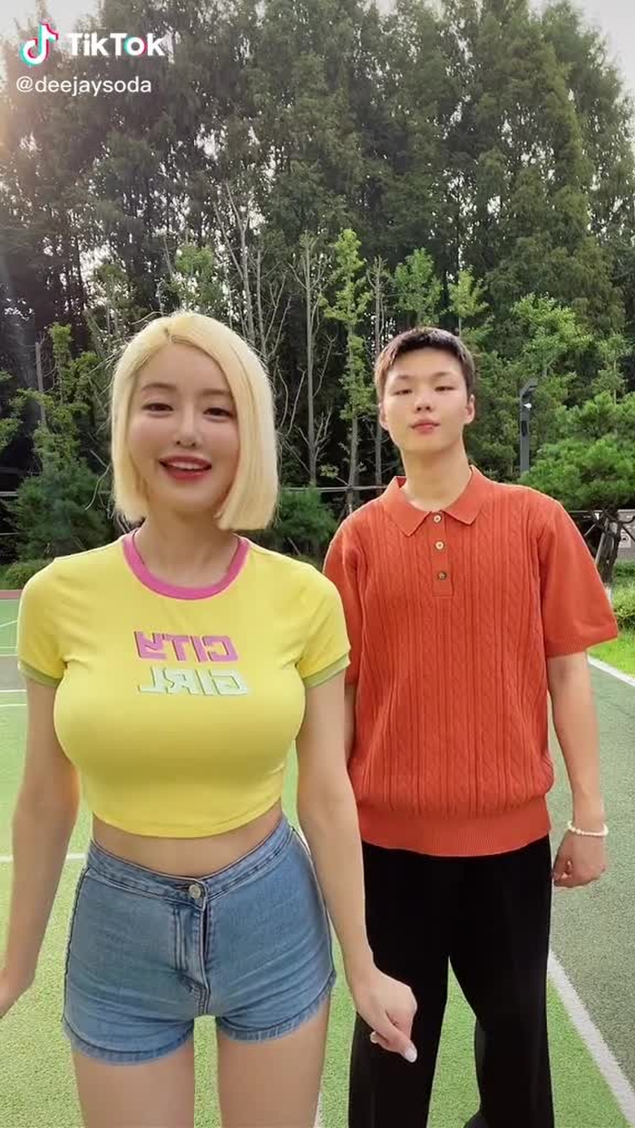 나랑 #오케이챌린지 할 사람?👌🏻💕                         Do this #okaychallenge with me ✨💕#djsoda #dj소다 #momoland #ahin