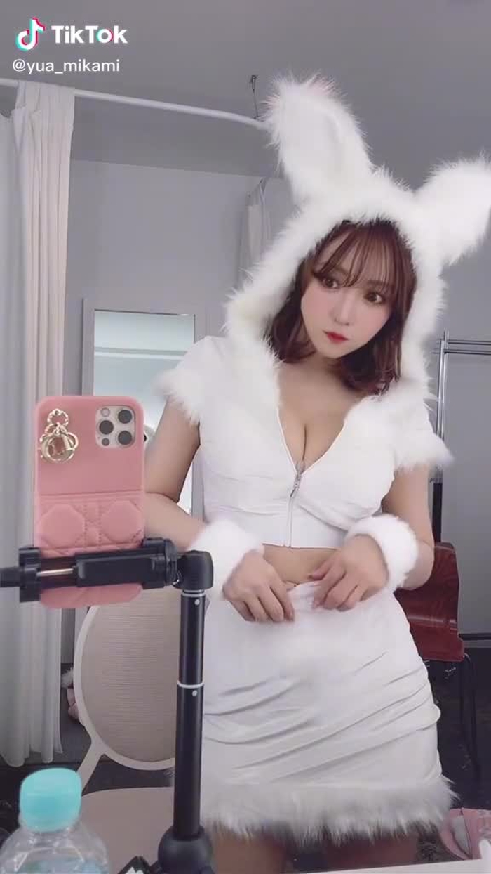 ぴょこ