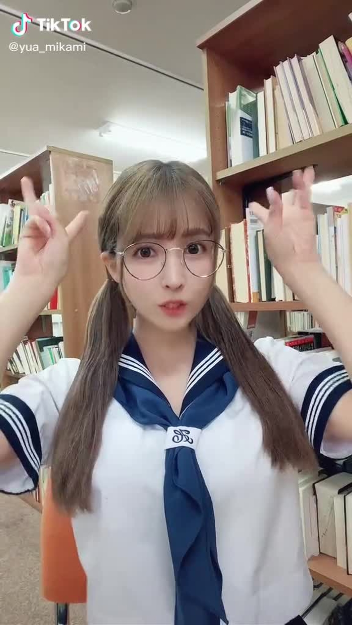 制服きちゃいました(照)