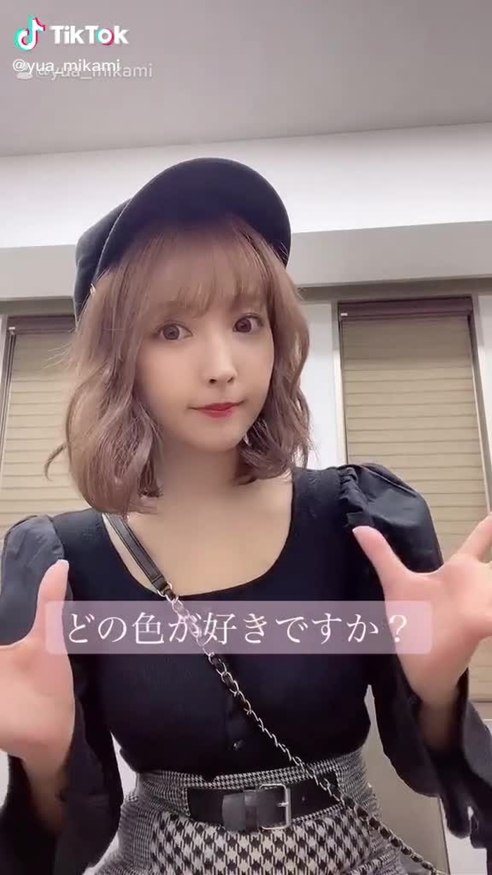 髪を切りました🐰#どの色が似合う 1