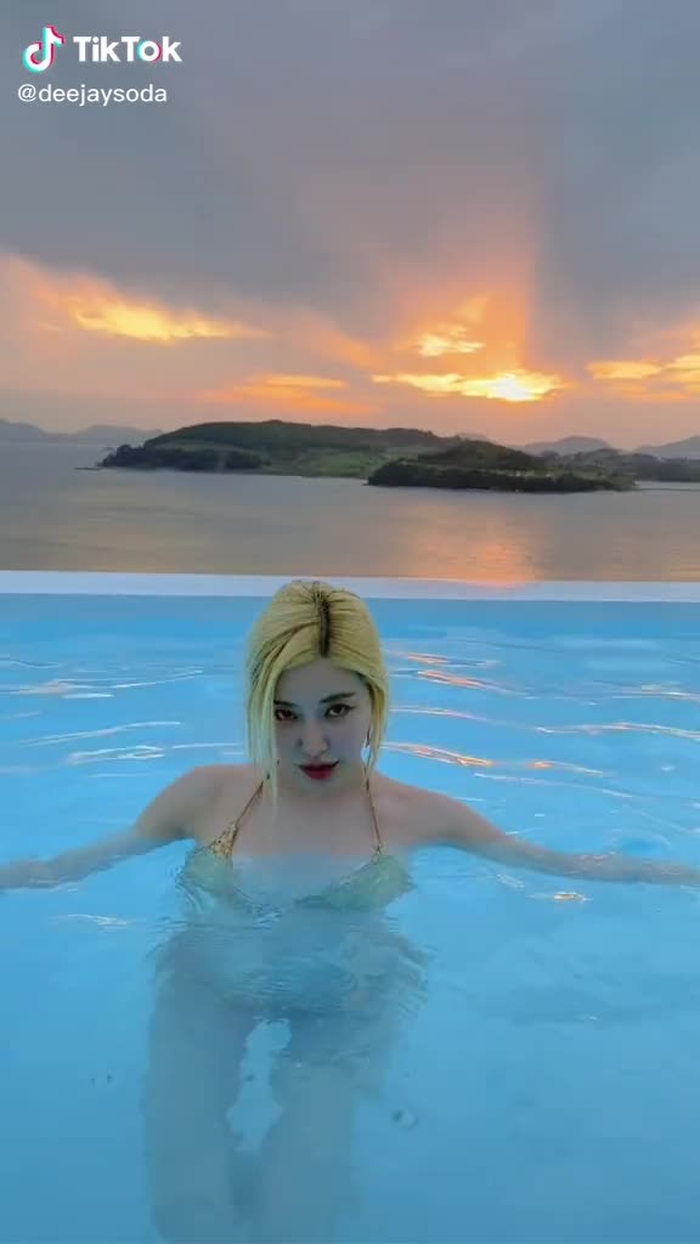 여수 바다 예쁘지?🐬💦 #fyp #djsoda #dj소다 14
