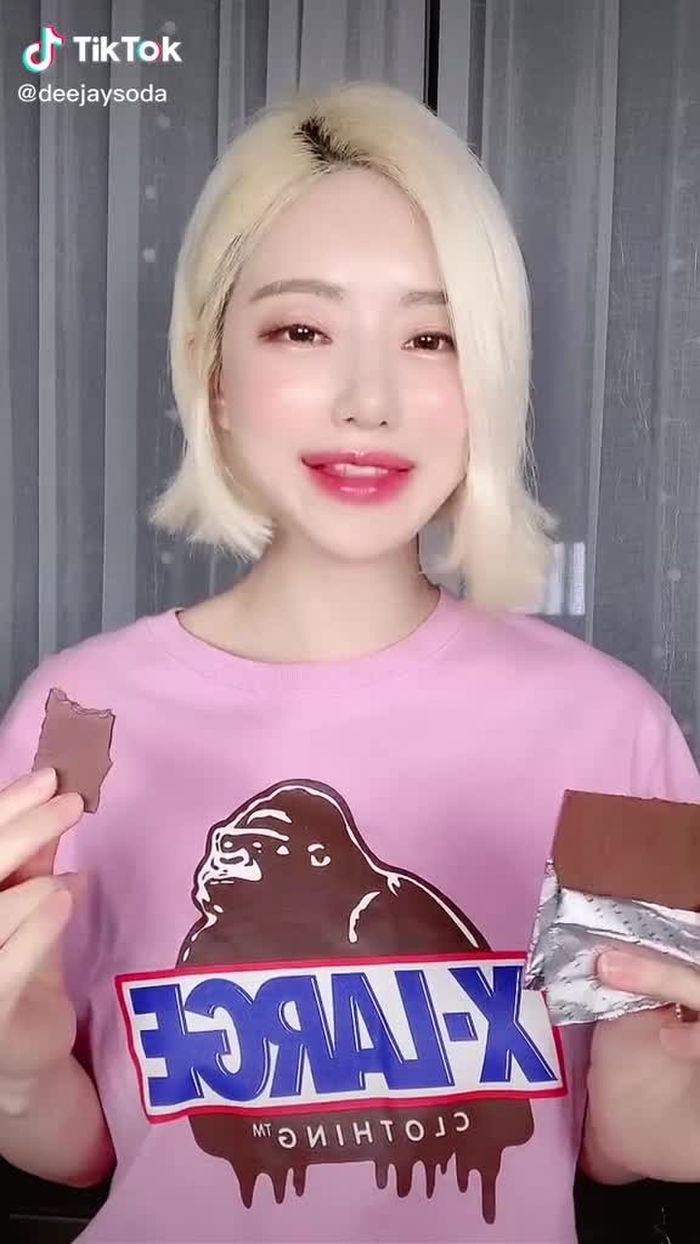 난 남자친구 필요 없어~최고의 친구가 있기 때문이야!! 근데 걔 남자친구 있었지......😭 #발렌타인데이 없어졌으면 좋겠다.......💧#fyp #djsoda #dj소다 23