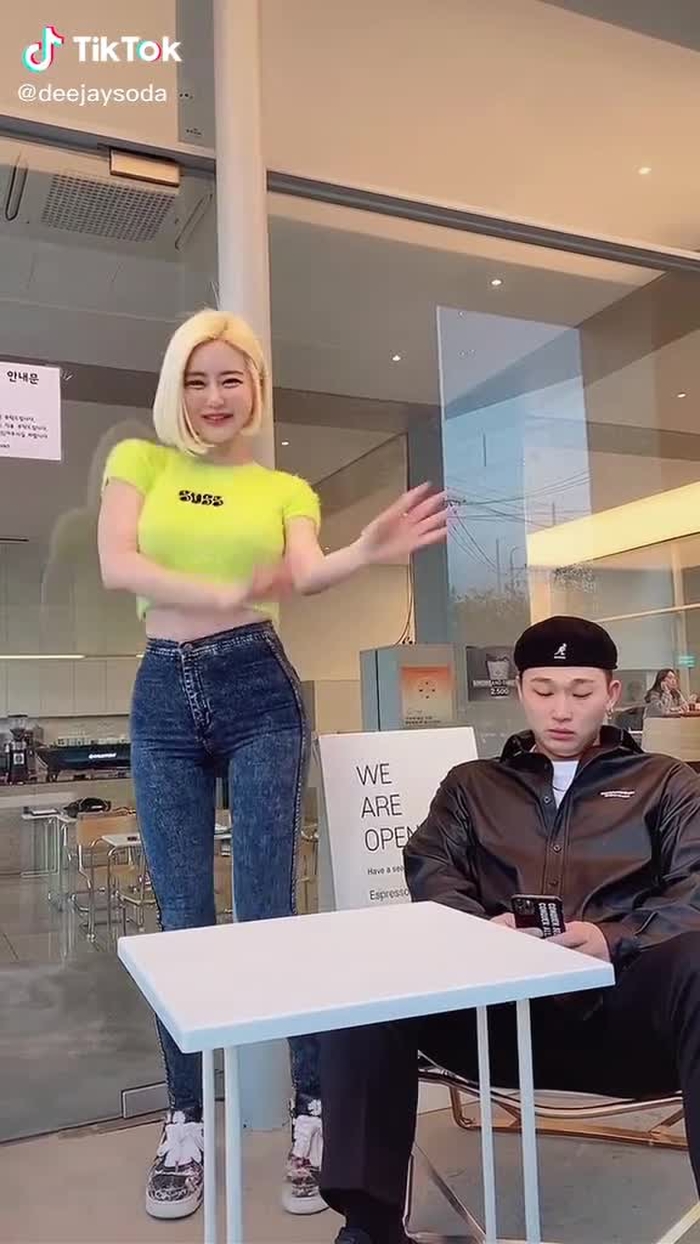 간짜장 먹고나서 #슈팅스타챌린지 하면서 틱톡운동💚 #스윙스 #djsoda #디제이소다 #dj소다 #shootingstarchallenge