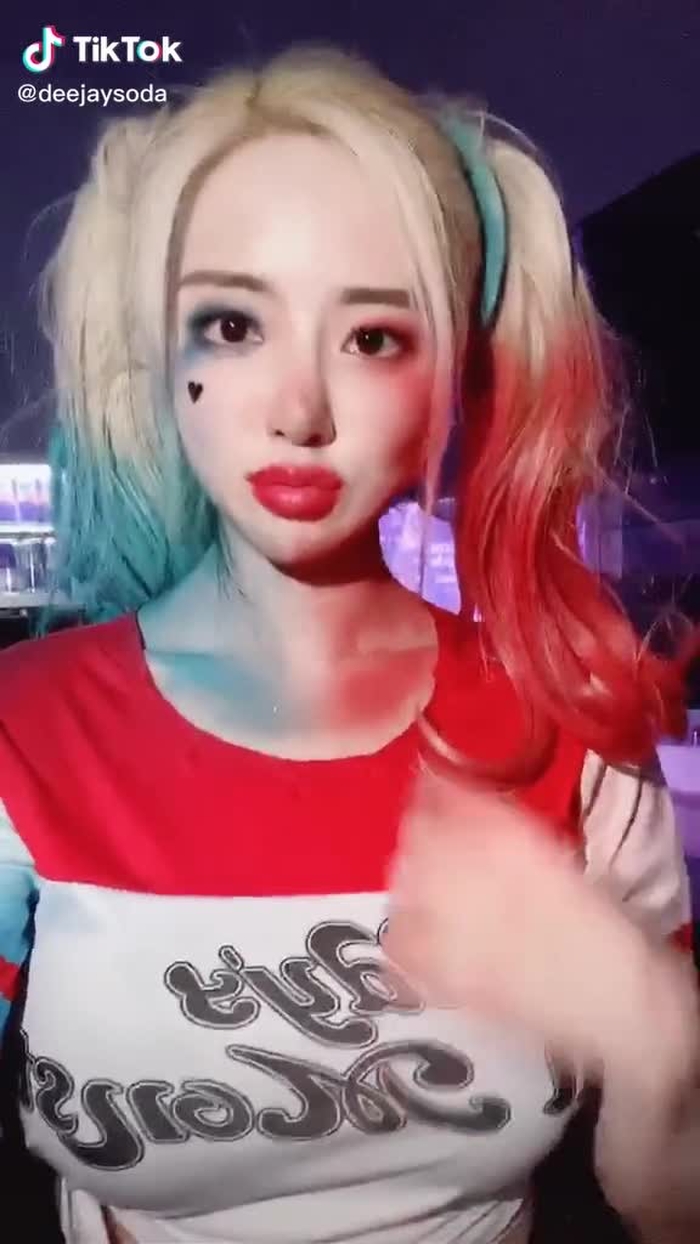 공연 끝나고 보니까 이렇게 만신창이가 되있었다.... 온몸이 태극기로 변했어......🇰🇷 #djsoda #dj소다 #디제이소다 #할리퀸 #HarleyQuinn