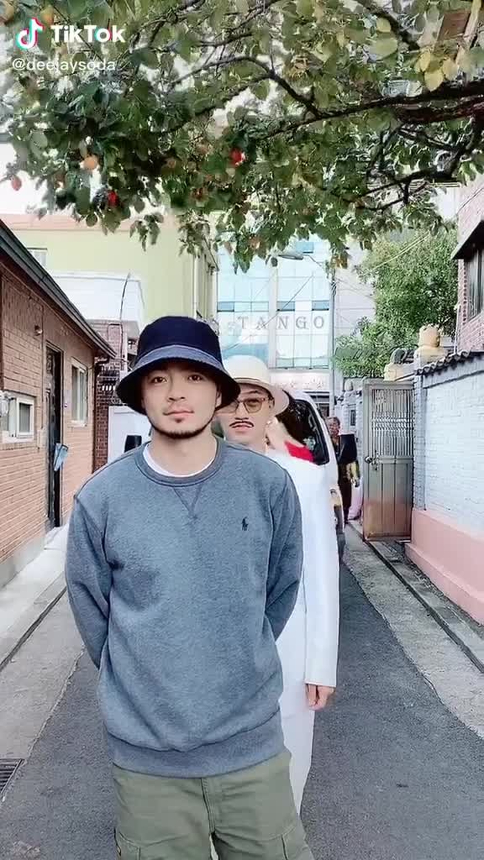 @namolla_tiktok 오늘은 불타는 금요일~😘❤️현실은 방구석 집순이~😭 #djsoda #디제이소다 #dj소다 1