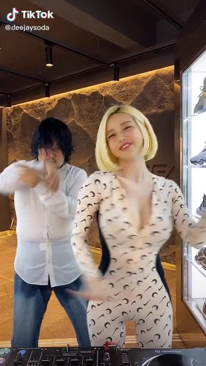 @namolla_tiktok 우리 이때까지만 해도 행복했었잖아...왜 날 떠난거야?👩🏼💧#슈팅스타챌린지 #shootingstarchallenge #djsoda #dj소다 #디제이소다 챌린지 아직 안끝났어 얘들앙~🌟💫💕💕 2