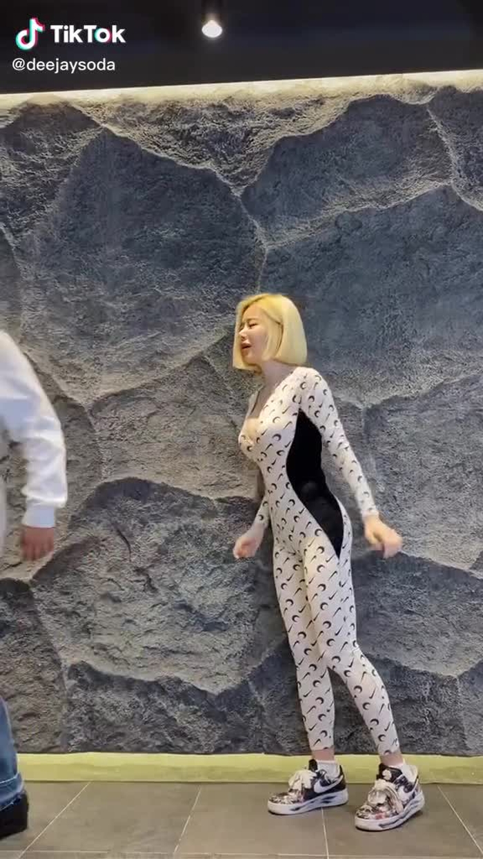 @namolla_tiktok 두시간만에 차였다...왜... 난 안되는 걸까?... 아마 그는 다시 그녀에게로 돌아갔겠지...💧#djsoda #디제이소다 #dj소다 2