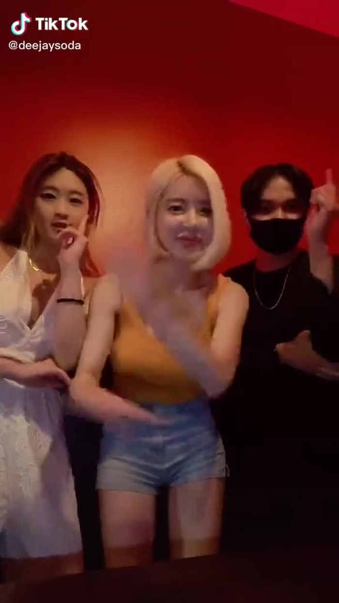 #ShootingStarChallenge 🌟#DJ소다 #슈팅스타챌린지 💖 소다가 직접 뽑아서 선물을 드려요🎁 1등 아이패드,2등 소다랑 식사,3등 소다랑 슈팅스타 먹기,4등 소다티셔츠+사진싸인 5등 소다썬크림+사진싸인 5