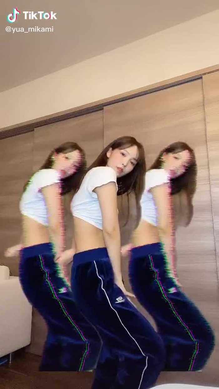#TWICE #moreandmore