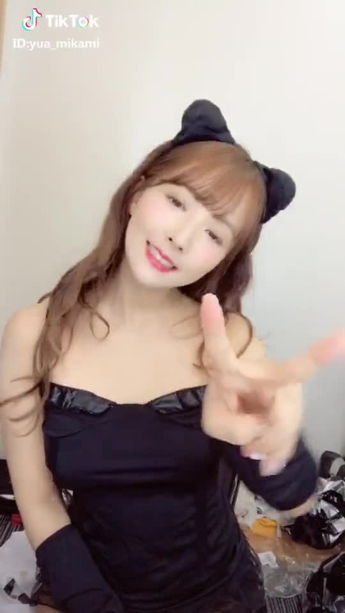 撮影中😘 #にゃん #にゃんにゃん #誰でもダンス #ぶりっ子 #ねこ #猫