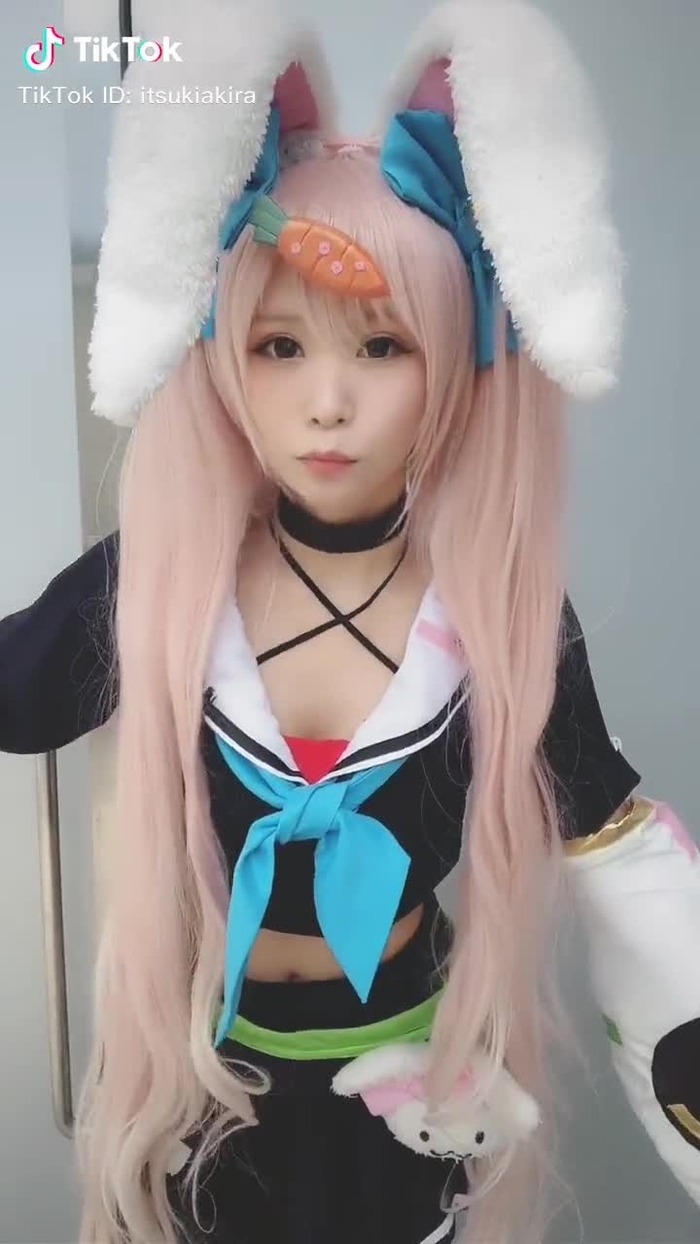 東京ゲームショウ1日目🐰🥕#メモリン  の #クロエ の#コスプレ でお仕事してましたっ #コスプレイヤー #tgs