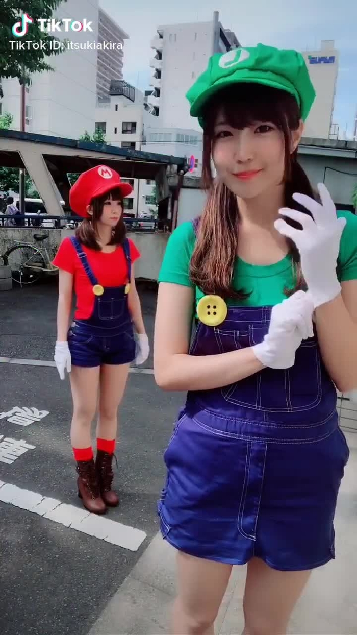 ルイージ→ @みるおU・x・U #マリオ と #ルイージ で#バリウマチャレンジ してみました🍄🌟楽しかったww#コスプレ #コスプレイヤー