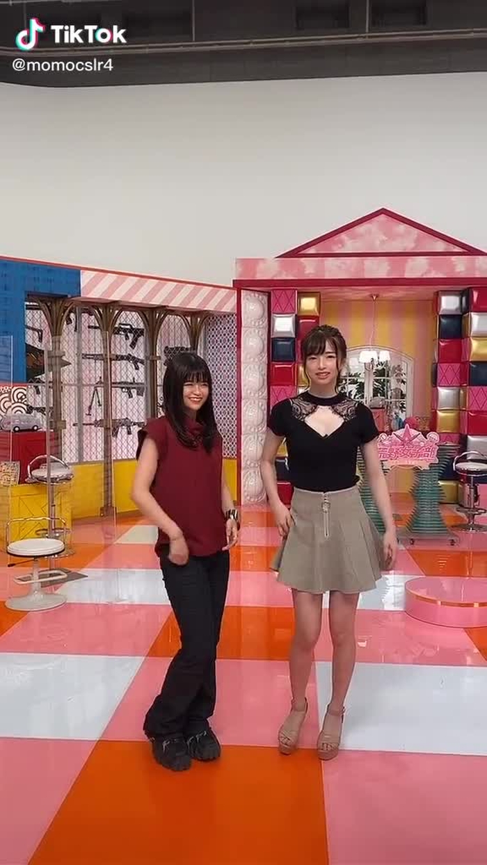 きゅんです❤️#景井ひな #月野もも #荒野行動