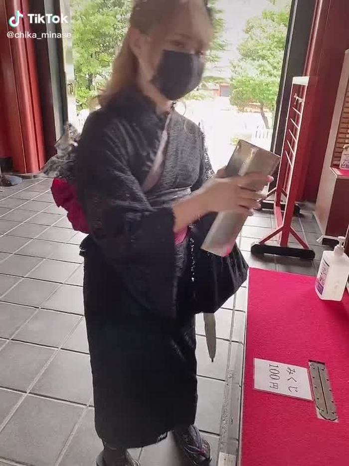 おみくじ大好きだから2回引いちゃった😌レース浴衣可愛い…♡浴衣に合わせてマスク作った！ #水瀬ちか #オススメのりたい #オススメ乗ってたら教えて #浅草寺