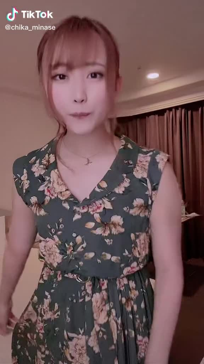次はタイトな服でやろ🤔 #水瀬ちか #オススメのりたい #オススメ乗ってたら教えて #おうち時間 #夏コーデ